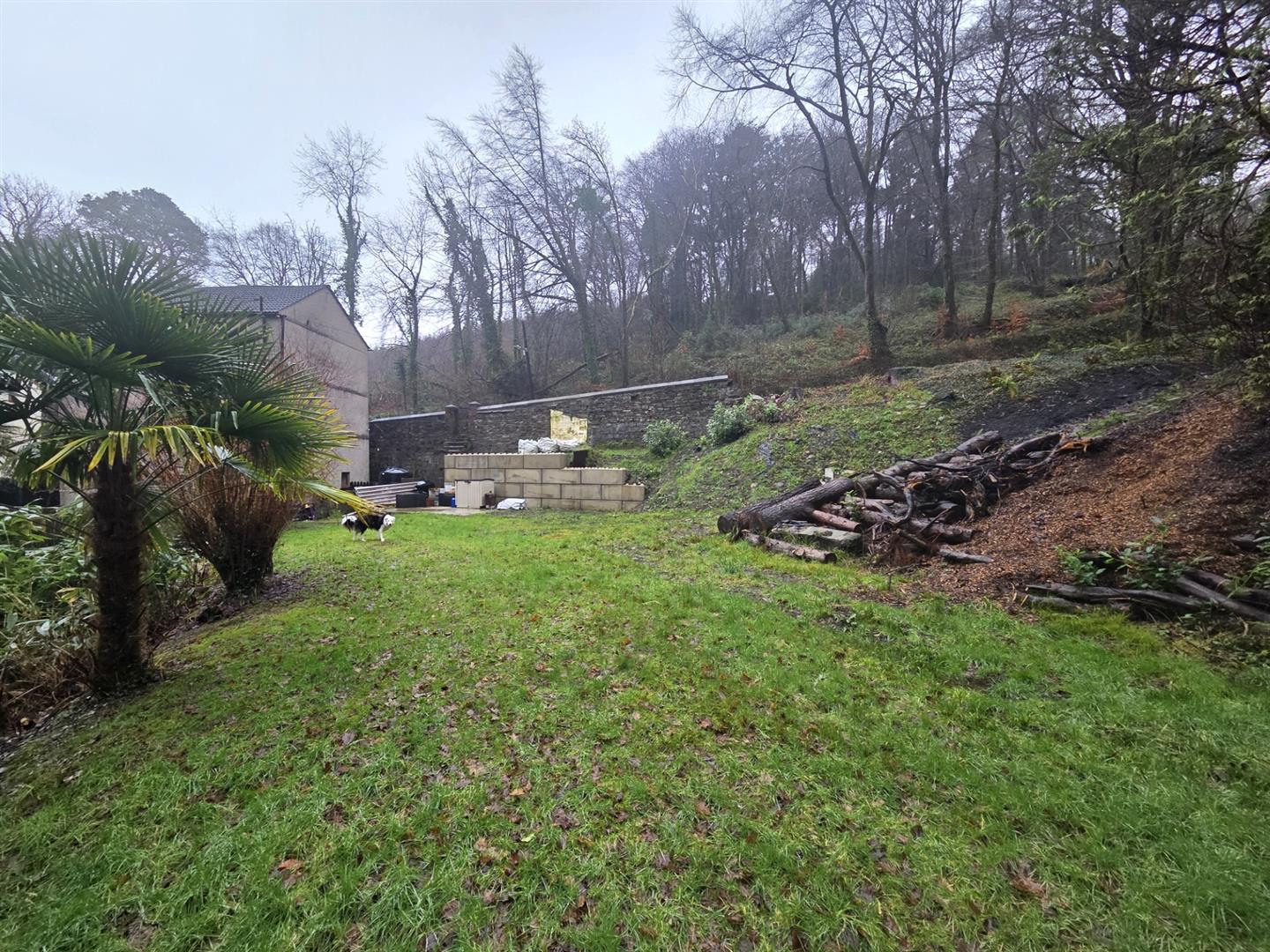 Cwmbach Road, Llanelli, SA15 4PN